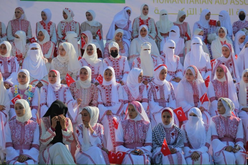 غزة تحتفي بزفاف 203 عريس وعروس في عرس جماعي بهيج