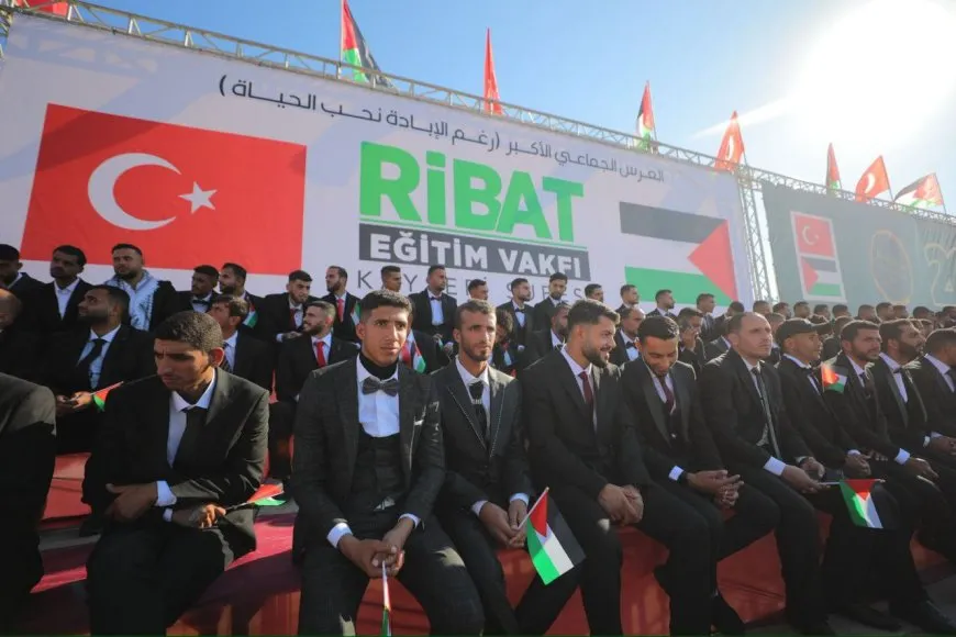 غزة تحتفي بزفاف 203 عريس وعروس في عرس جماعي بهيج