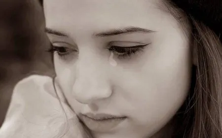 أبراج تميل إلى الحزن والكآبة والدموع