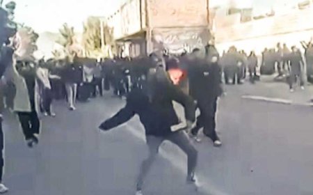 مقتل 4 متظاهرين وعنصر أمني في اليوم السابع لاحتجاجات إيران المتصاعدة