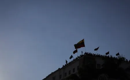 إطلاق نار قرب القصر الرئاسي في كاراكاس بعد تحليق مسيرات مجهولة