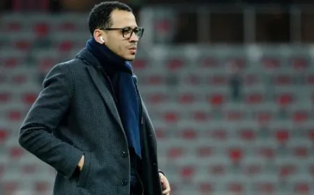 مدرب تشيلسي الجديد.. ليام روسينيور يقود ثورة "البلوز" حتى عام  2032