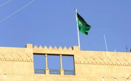 السعودية: ليست هناك أزمة مع لبنان وسندعم الجهود لإصلاح شامل يعيده إلى العالم العربي