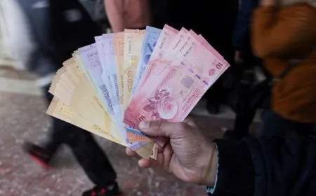 الليرة السورية.. قفزة في سعر صرف بالحسكة وسط مواجهات عسكرية واتجاه رسمي للاستبدال