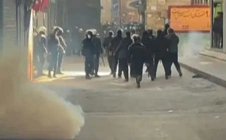 نذر انفجار أمني في إيران.. دول كبرى تجلي رعاياها