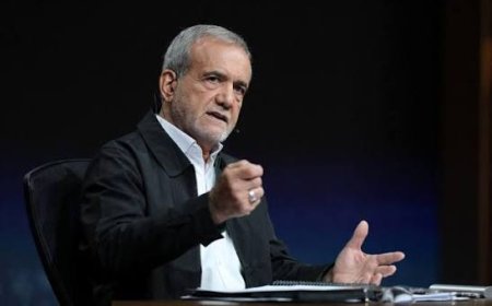 الرئيس الإيراني يتهم واشنطن وتل أبيب بزعزعة استقرار البلاد