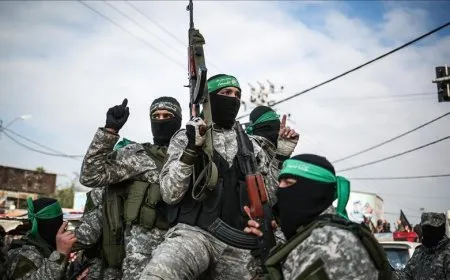 بين التشدد والمناورة.. هل يتخلى ترامب عن شرط "نزع سلاح حماس" مقابل ضمانات إقليمية في غزة؟