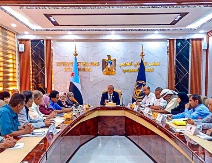 اليمن .. المجلس الانتقالي الجنوبي يحلّ نفسه وكافة هيئاته