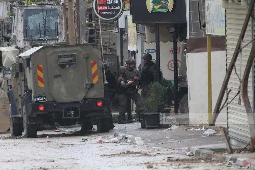 حملة اعتقالات ومداهمات للاحتلال تطال عدة مدن وبلدات في الضفة الغربية