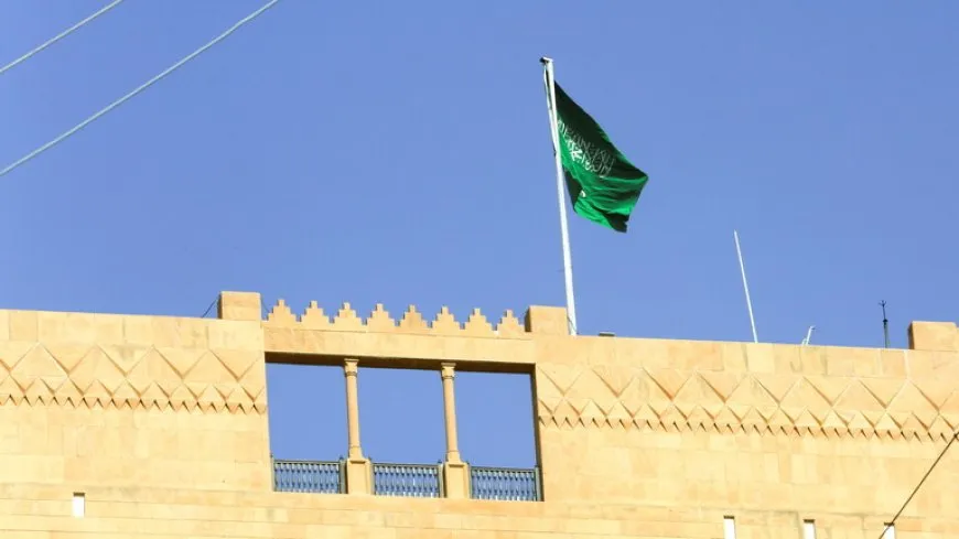 السعودية: ليست هناك أزمة مع لبنان وسندعم الجهود لإصلاح شامل يعيده إلى العالم العربي