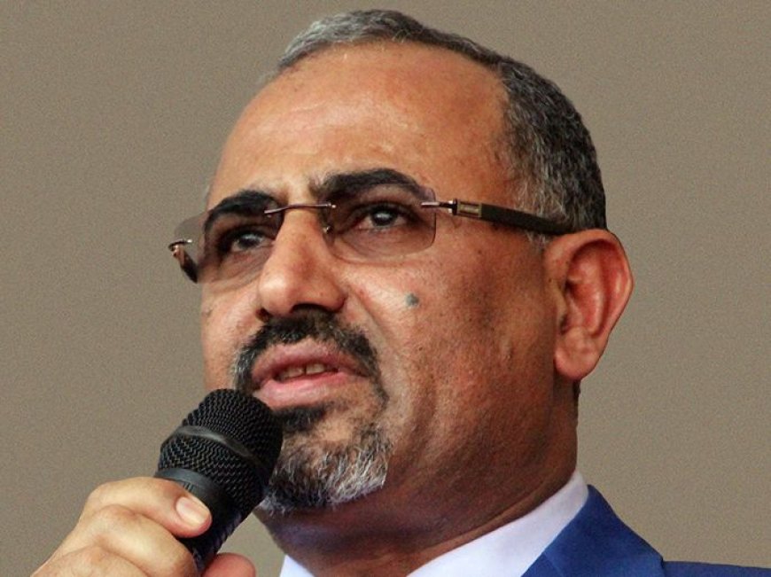 مصير عيدروس الزبيدي يتصدر المشهد في عدن وسط إقالة المحافظ لملس وتحليق مكثف للمسيرات