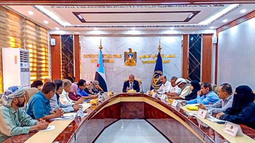 اليمن .. المجلس الانتقالي الجنوبي يحلّ نفسه وكافة هيئاته