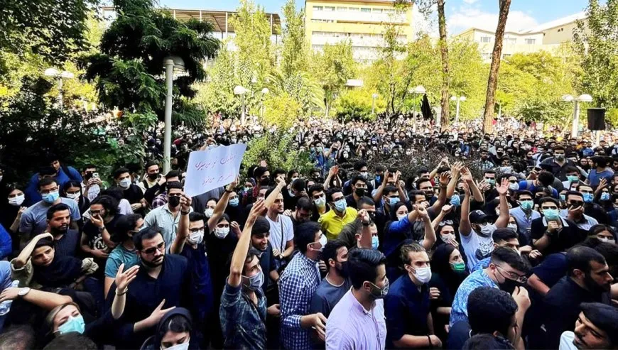 احتجاجات ايران .. انتفاضة "البازار" تضع نظام الجمهورية أمام اختبار الوجود 2026.