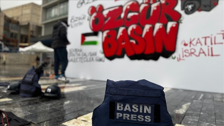 جدارية غرافيتي في أنقرة إحياء لذكرى الصحفيين الشهداء في غزة