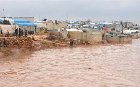 فيضانات سوريا: تأمين مراكز إيواء بإدلب ومساعٍ حكومية لإنهاء ملف المخيمات
