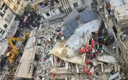 مصرع وإصابة العشرات في انهيار مبنى سكني بباب التبانة بطرابلس