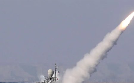 إيران تطلق مناورات "السيطرة الذكية" في مضيق هرمز 2026