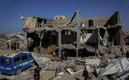 تصعيد عسكري بغزة: شهداء في الشجاعية واستهداف للصيادين برفح