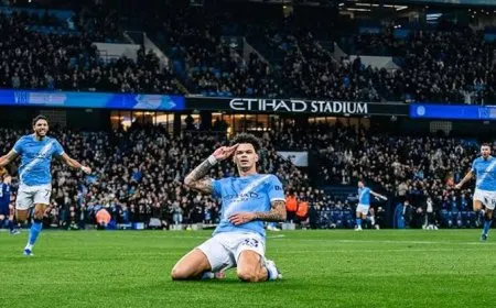 مانشستر سيتي يهزم ليدز ويقلص الفارق مع أرسنال في الدوري