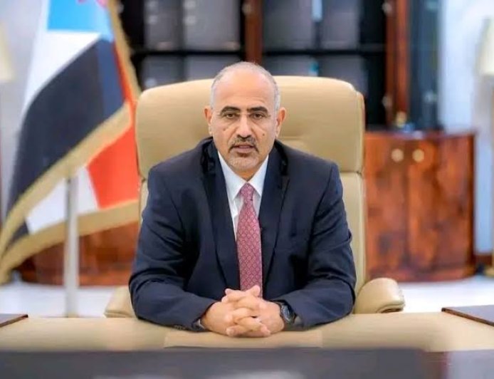 الزبيدي يدعو الجنوبيين للتمسك بمبادئ إعلان دولة الجنوب العربي