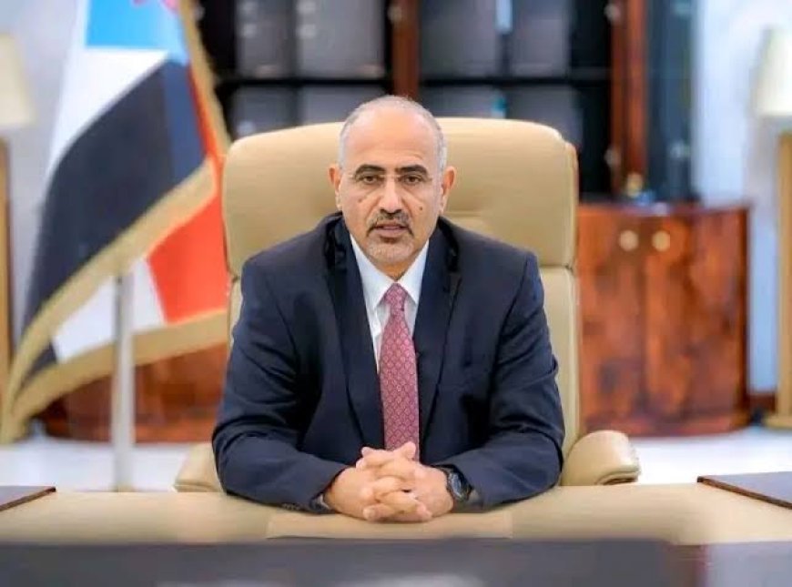 الزبيدي يدعو الجنوبيين للتمسك بمبادئ إعلان دولة الجنوب العربي