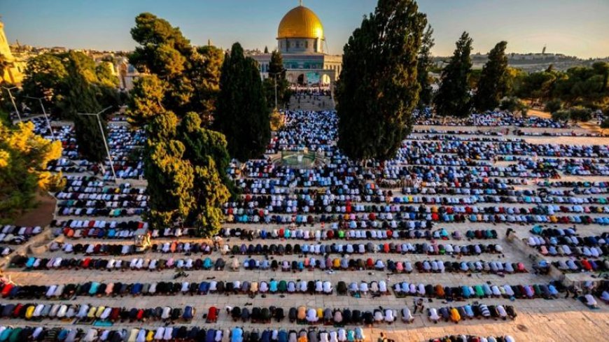 الاحتلال يفرض قيوداً مشددة على الصلاة بالأقصى في رمضان