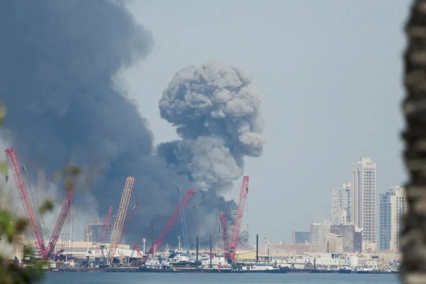 هجوم إيراني بالمسيرات والصواريخ يستهدف قاعدة الأسطول الخامس بالبحرين