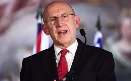 وزير الدفاع البريطاني: صواريخ إيرانية استهدفت مواقع قرب قواتنا بقبرص والبحرين