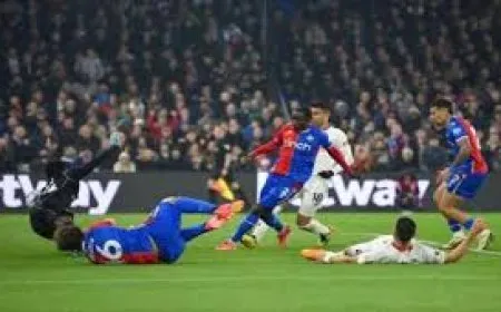 عاجل | مانشستر يونايتد يخطف فوزاً قاتلاً من كريستال بالاس ويعتلي المركز الثالث