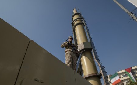 الحرس الثوري يستهدف قاعدة عريفجان وتجمعاً عسكرياً في دبي