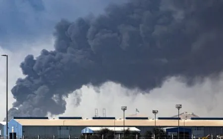 سقوط صاروخ داخل  الامارات العربية دون إصابات