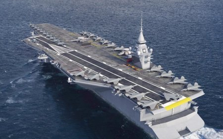 ماكرون يأمر بتحرك حاملة الطائرات شارل ديغول للشرق الأوسط