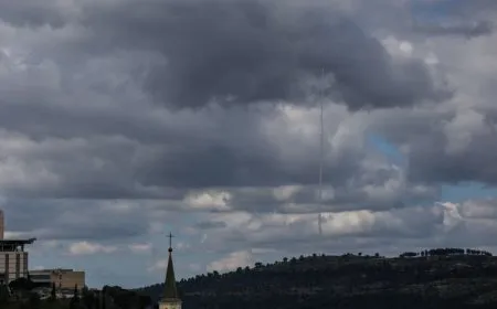 رشقات صاروخية من لبنان تستهدف شمال إسرائيل وصفارات الإنذار تدوي