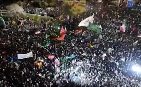 مظاهرات حاشدة في إيران تنديداً بالعدوان الأمريكي الإسرائيلي