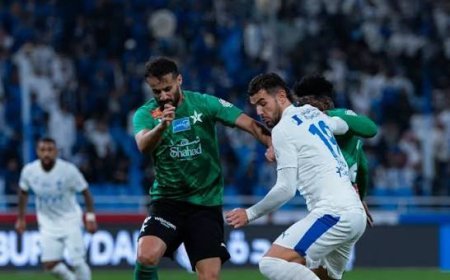 الهلال يمطر شباك النجمة برباعية ويواصل مطاردة صدارة روشن