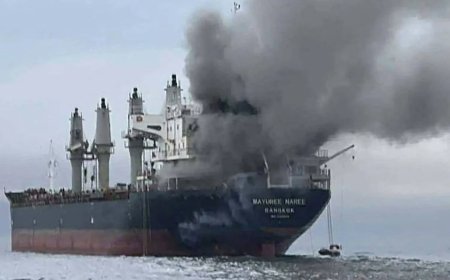 انفجارات ميناء صلالة واستهداف سفينة شحن في مضيق هرمز