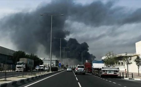 السيطرة على حريق بمجمع الرويس النفطي بعد هجوم بطائرات مسيرة