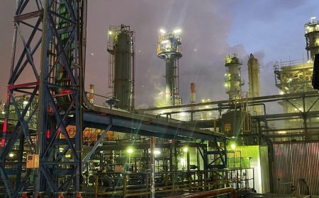 فيديو.. صواريخ إيران تضرب مصافي نفط حيفا واندلاع حرائق واسعة في المنشأة