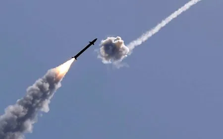 الدفاع الإماراتية تعترض صواريخ ومسيرات قادمة من إيران