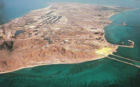 إيران تستعد لمواجهة غزو أمريكي لجزيرة خارك وتكثف حشودها