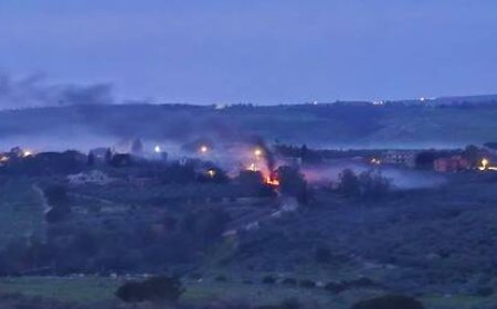 تصعيد غارات إسرائيلية على جنوب لبنان والبقاع وحزب الله يرد بالصواريخ