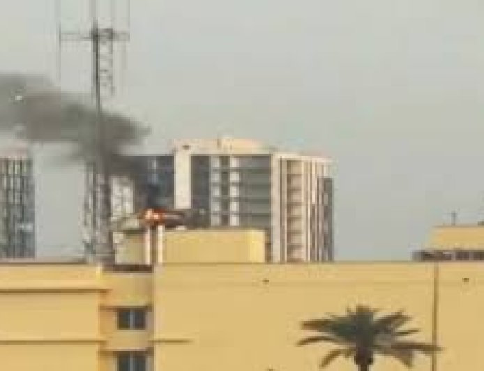 استهداف قاعدة أمريكا في مطار بغداد بصواريخ جديدة والسفارة تحذر رعاياها