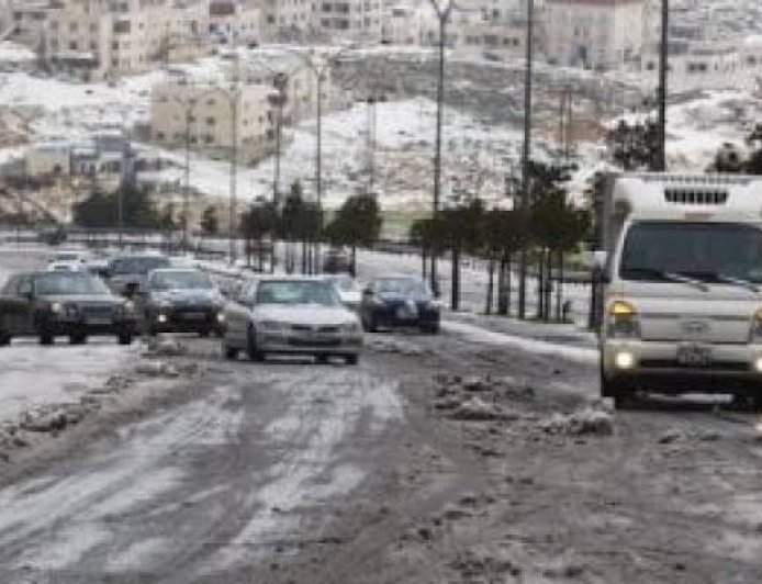 طقس الأردن يقلب الموازين تحذيرات من منخفض جوي وعواصف رعدية