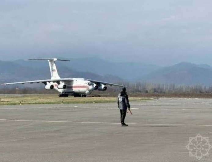 وصول قافلة مساعدات روسية ضخمة إلى إيران لدعم المناطق المتضررة