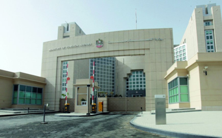 استهداف القنصلية الأمريكية في دبي بطائرة مسيرة وإخماد الحريق