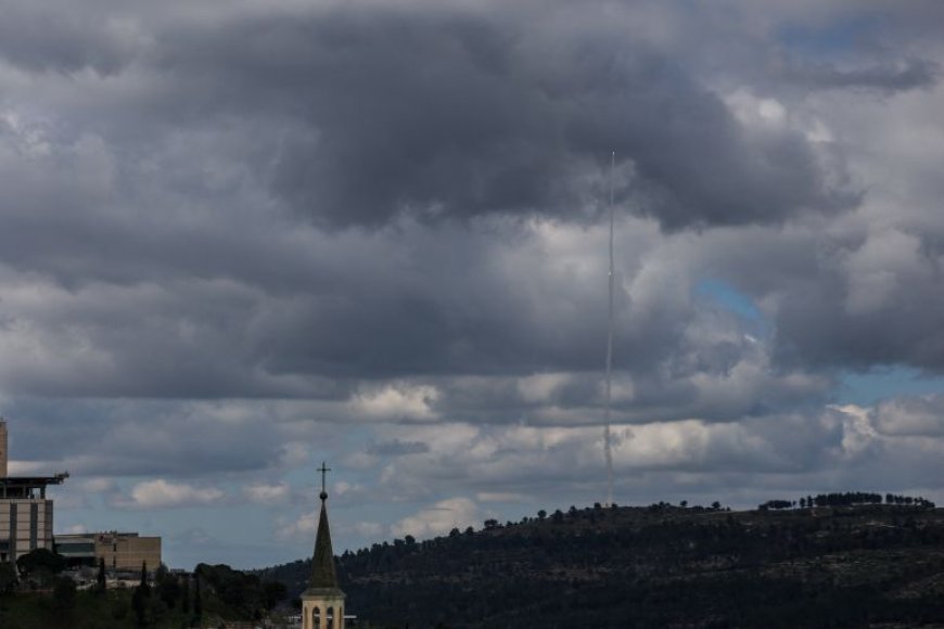 رشقات صاروخية من لبنان تستهدف شمال إسرائيل وصفارات الإنذار تدوي
