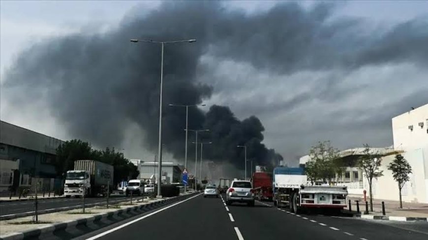 السيطرة على حريق بمجمع الرويس النفطي بعد هجوم بطائرات مسيرة