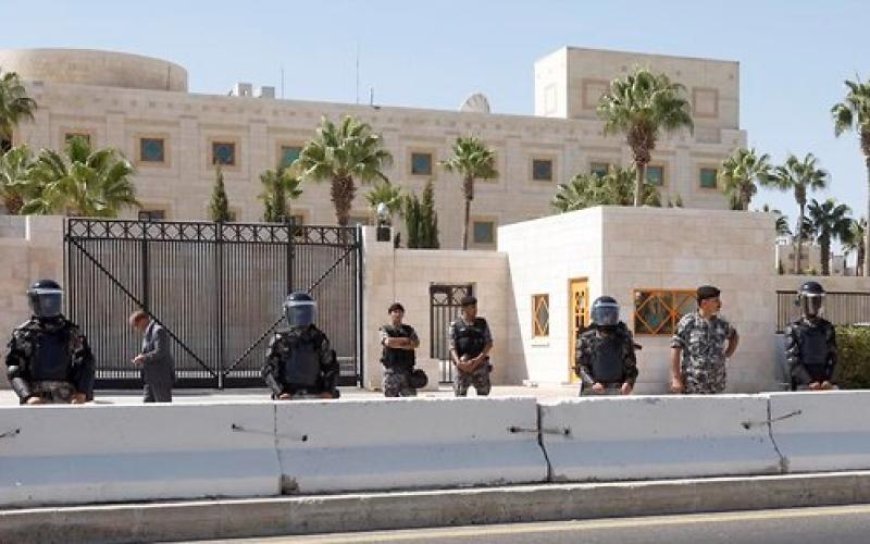 الخارجية الأمريكية تعلق خدمات سفارتها في الأردن وتوجه تحذيراً عاجلاً
