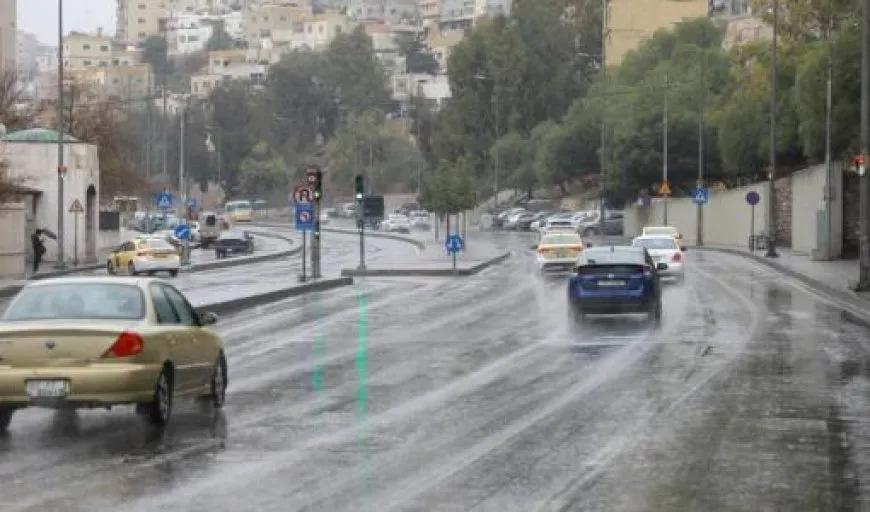 حالة الطقس في الأردن والمنطقة.. تحذيرات من منخفض جوي قادم