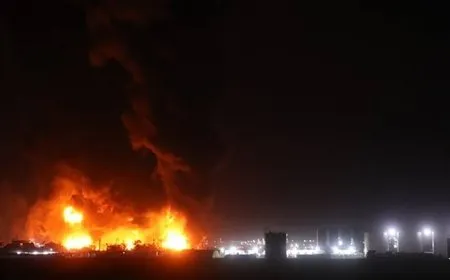 عاجل الكويت استهداف مصفاة ميناء الأحمدي بطائرات مسيرة وحرائق بالموقع